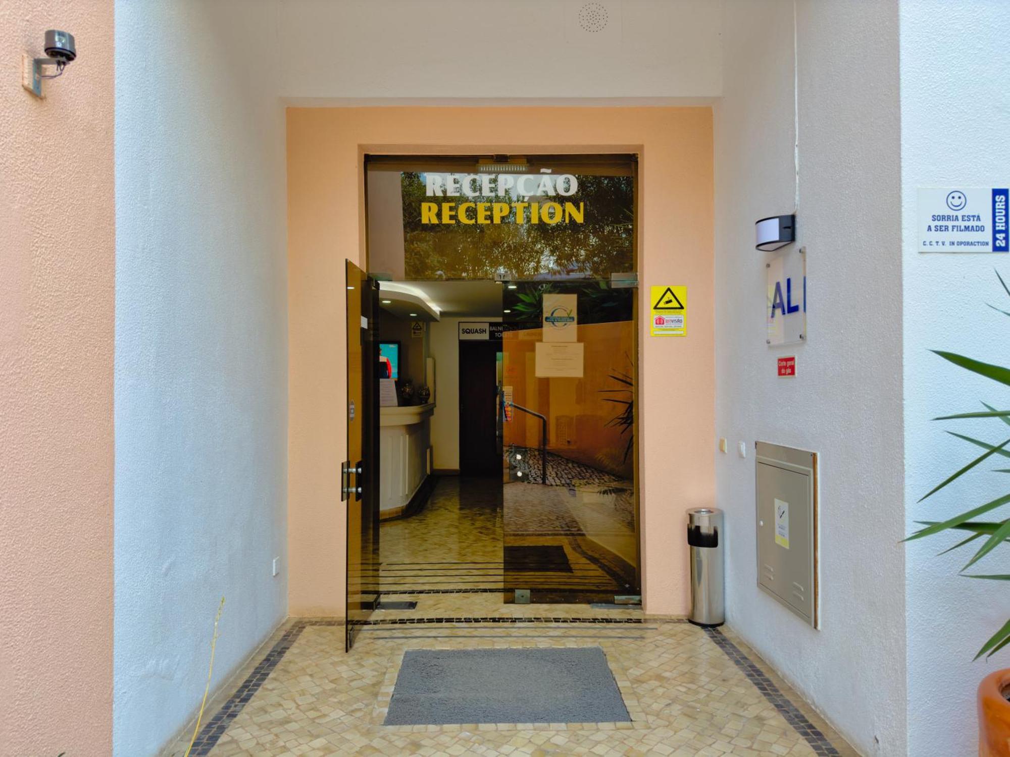 Squash Club Apartamentos 波尔蒂芒 外观 照片